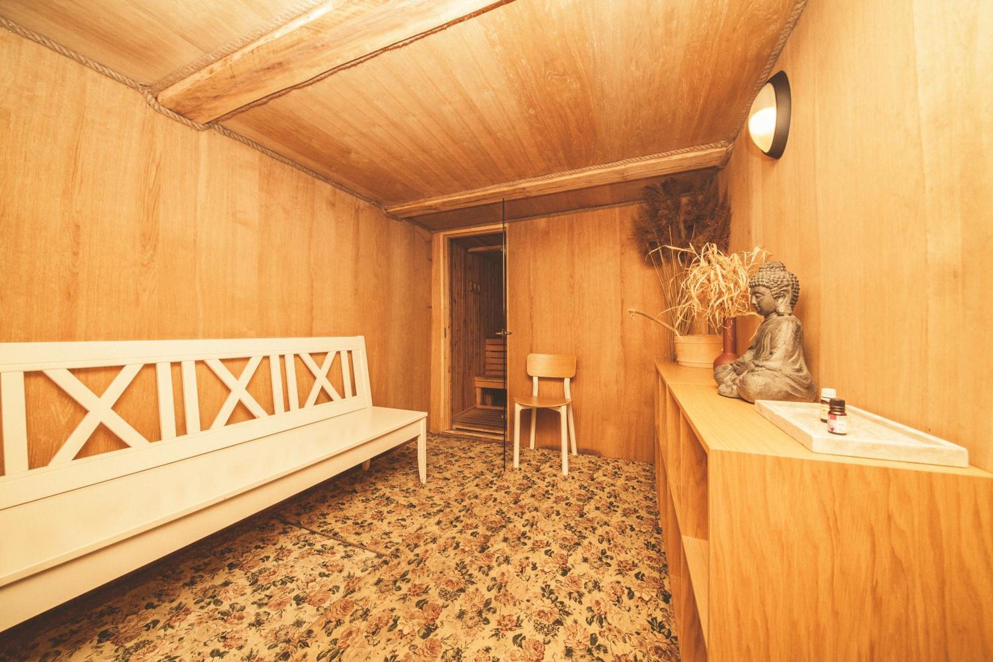 Dworek Ogrodniki, Caloroczny Dom Na Wylacznosc, Basen, Sauna, Las, Staw Rybny, Altana Grillowa, Ognisko, Pianino, Kominek, Piec Chlebowy, Duza Ogrodzona Posesja Tuczna Экстерьер фото