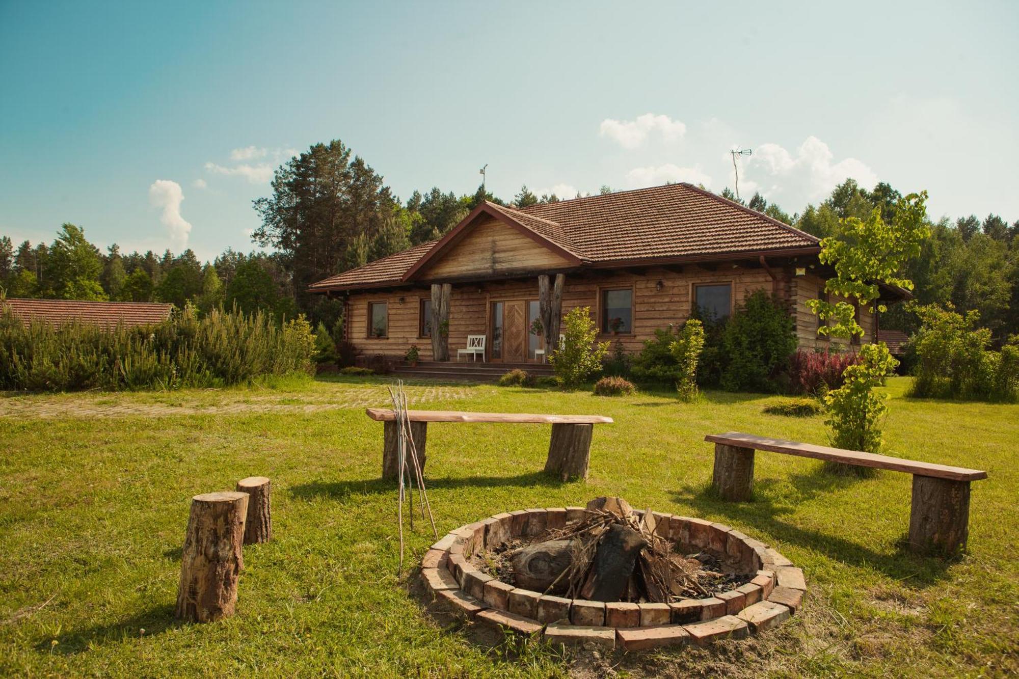 Dworek Ogrodniki, Caloroczny Dom Na Wylacznosc, Basen, Sauna, Las, Staw Rybny, Altana Grillowa, Ognisko, Pianino, Kominek, Piec Chlebowy, Duza Ogrodzona Posesja Tuczna Экстерьер фото